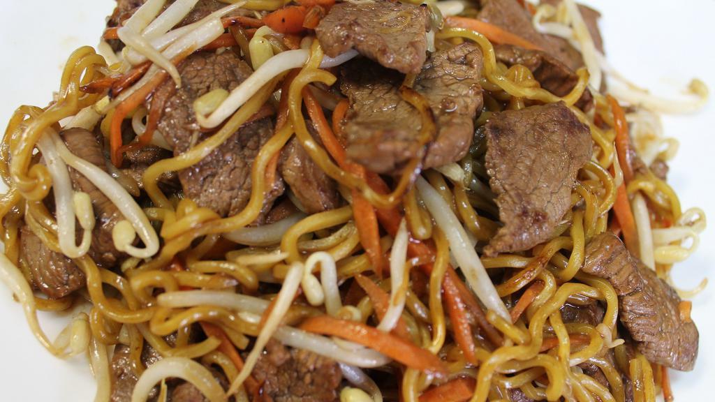 Beef Yakisoba · Stir  fried egg noodles with carrot and sprout