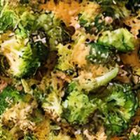 Fresh Garlic Cheesy Broccoli · 