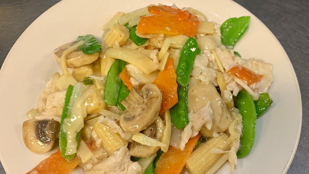 Snow Peas · Snow peas, baby corn, carrot, mushroom, bamboo shoot and water chestnut in white wine sauce (brown sauce for beef and pork: not gluten-free).