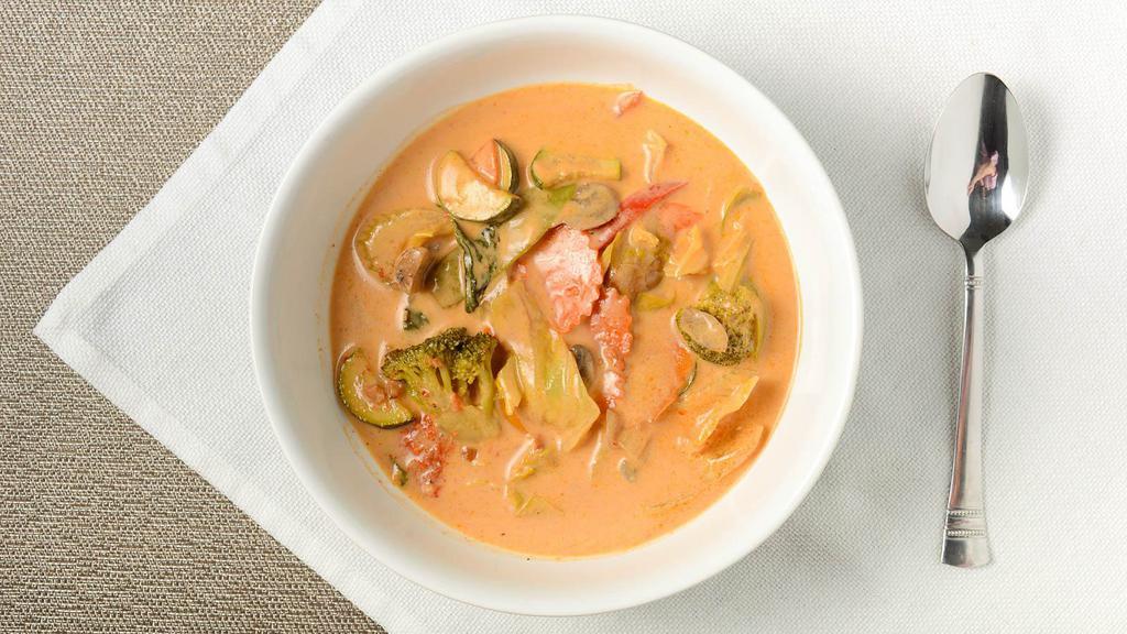 Panang Curry [Hot] · basil, bell pepper, contains peanut.