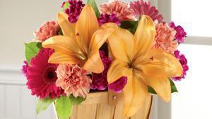 The Ftd Happiness Bouquet · Shine a light and send happy wishes to your recipient today, captured in each sunlit bloom o...