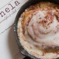 Kanela Roll · glazed cinnamon roll, cream cheese frosting