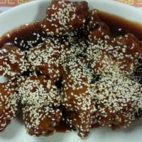 Sesame Chicken 午餐：芝麻鸡肉 · Hot & spicy dish.