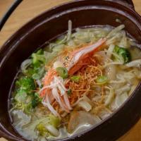 Tempura Udon · Japanese traditional noodle soup with mixed tempura.
