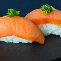 Kunsei Sake Nigiri · smoked salmon
