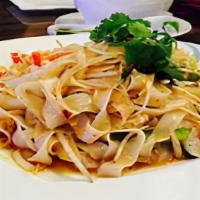 Phad Kee Maow (Single Protein) · Stir-fried wide rice noodles with egg, onion, jalapeño pepper, bell pepper, tomato, mushroom...