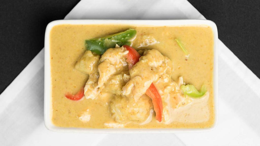 Yellow Curry  (Single Protein) · Coconut, yellow curry powder, for vegetable; potatoes, onion and carrots. 

Chicken, Beef, Pork, Tofu, Shrimp, Crabmeat, or Calamari