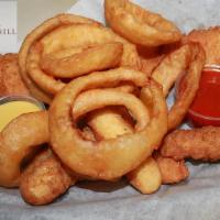 Triple Basket Combo · Chicken fingers, mozzarella sticks and onion rings with honey mustard and marinara sauces.