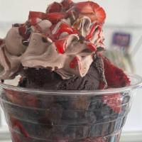 Chocolate Strawberry Fudge Sundae · Brownie bites, strawberry slices, zanzibar ice cream, brownie bites, strawberry slices, choc...