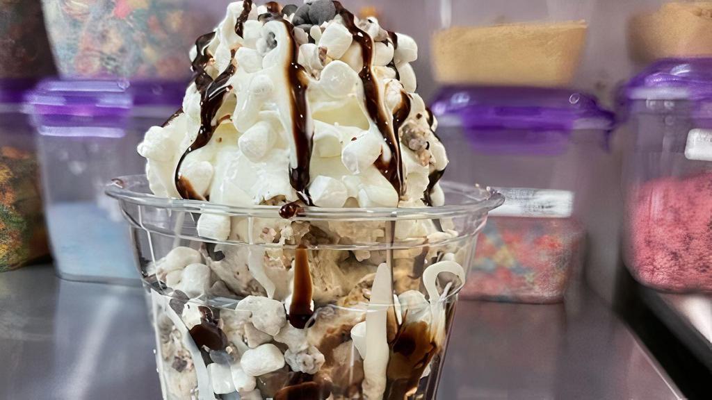 S'Mores Sundae · Campfire S'mores ice cream, topped with marshmallow cream and chocolate syrup, mini marshmallows and mini chocolate chips and graham cracker crumb sprinkle and whip