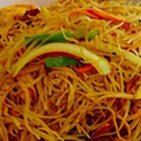Yakisoba Noodles With Chicken · 