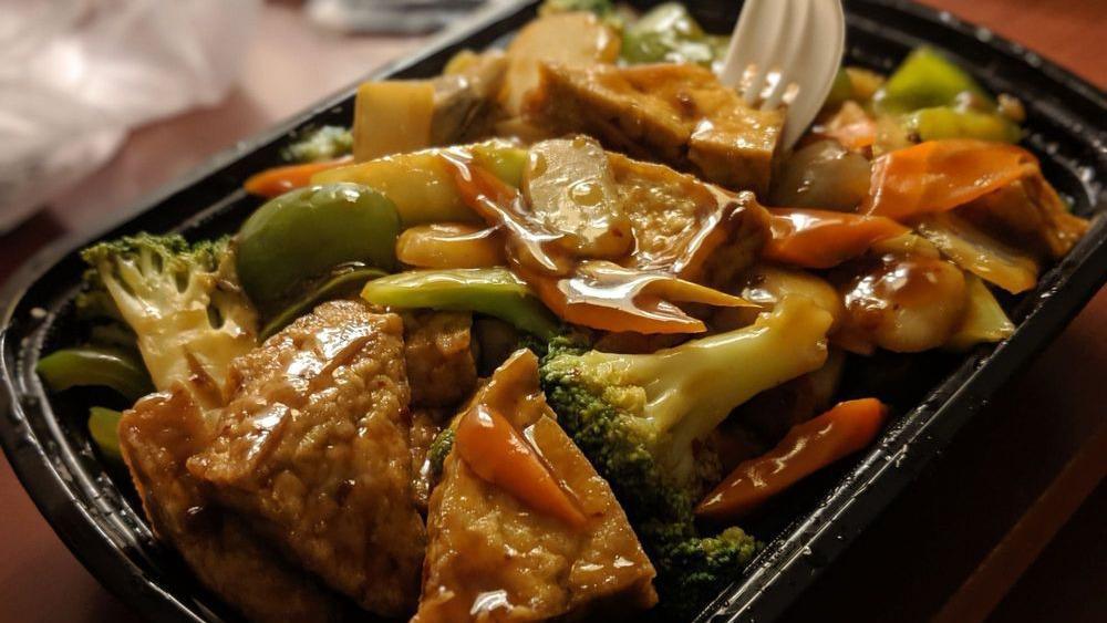 Beef With Mixed Vegetables · Served with white rice or fried rice & egg roll or crab rangoon.