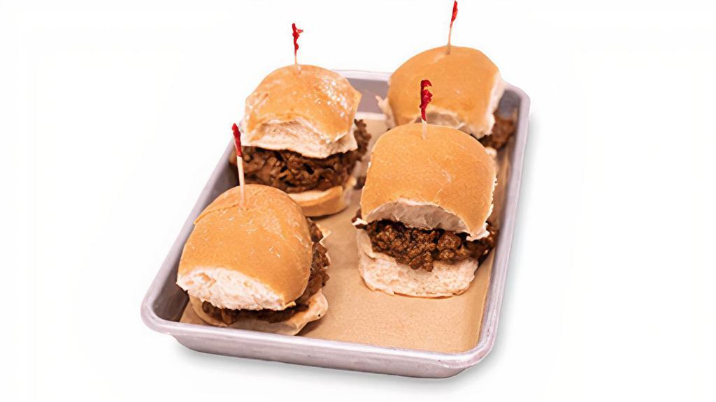 Sloppy Joe Sliders Appetizer · 4 sliders with a rich flavor and a kick!