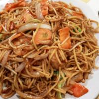 Shrimp Lo Mein · Shrimp, broccoli, beansprouts, white & green onions and carrots stir fried with lo mein nood...