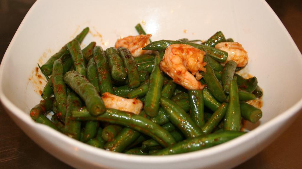 Sp10. Goong Pad Prig Khing · Spicy. Stir fried shrimp with Thai curry and green beans.