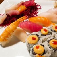 Special Sushi Sashimi Combo For 2 · 10 pieces sashimi e 10 pieces nigiri of chef's choice and tuna roll and salmon roll.