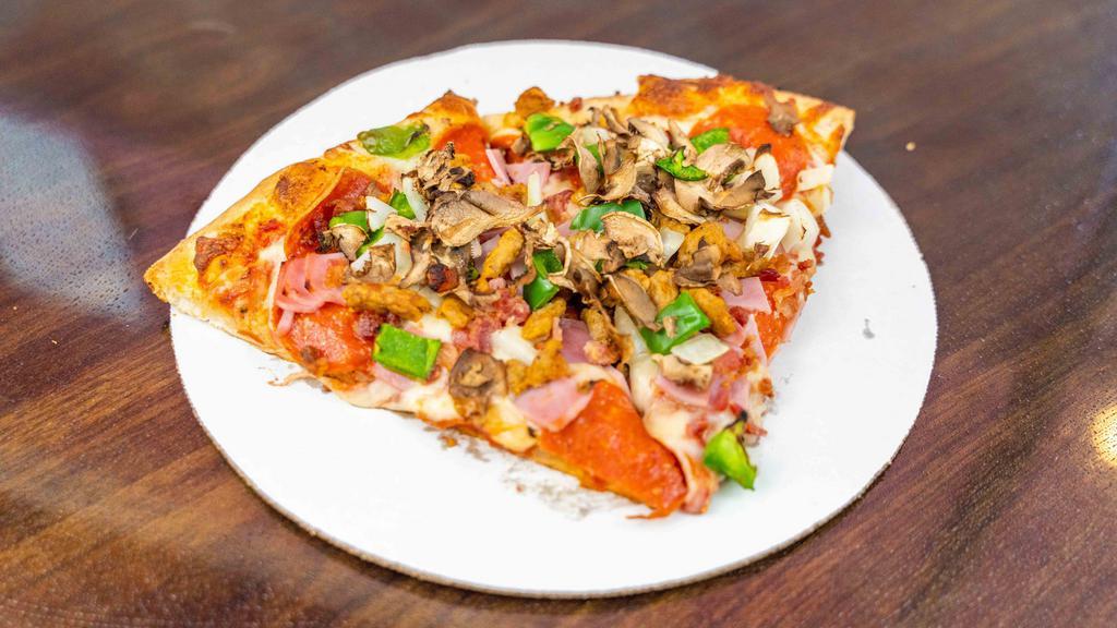 Supreme Pizza (Medium) · Pepperoni, ham, sausage, bacon, mushrooms, green peppers, onions.