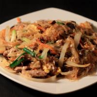 Pad Woon Sen · Stir fried bean thread noodles with your choice of meat, egg, and mixed vegetables.