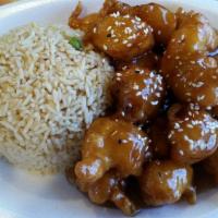 Sesame Chicken Combo Lunch · Served with rice and egg roll.