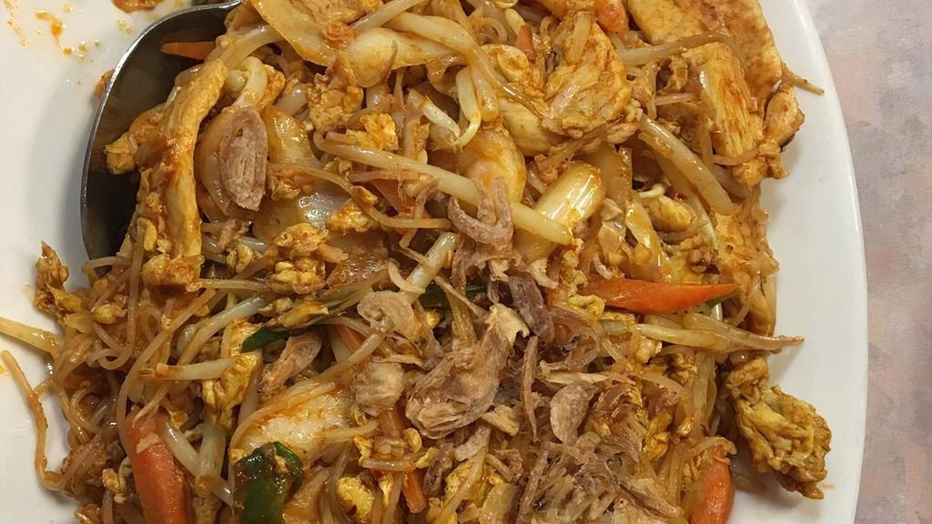 Singapore Rice Noodles · Shrimp, chicken and curry.