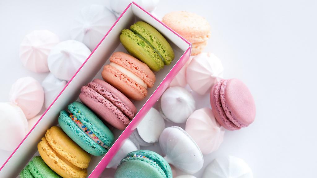 Box Of 12 Macarons · Made with Gluten free ingredients.
Must be kept refrigerated and consumed within 4 days.

Gift box not included (see Gift Box option).

Please specify flavor selections in the comments/description.