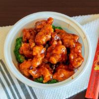 General Tso'S Chicken · Favorite. Deep fried chunk of chicken in hot pepper, tangy wine sauce served in broccoli.