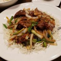Mongolian Beef / 葱爆牛 몽고리연 비프 · Stir-fry. Stir-fried sliced flank steak, mushrooms, onion, scallion.