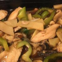 Cashew · Sauteed with roasted cashews, bamboo shoots, bell peppers, green onions and mushrooms.