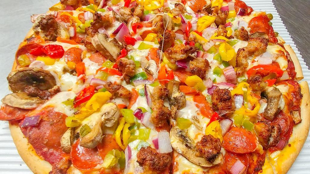 Deluxe Pizza · Pepperoni, sausage, mushroom, onion, green peppers, banana peppers, and cheese.