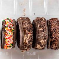Froyo Sandwiches (6 Pack) · Two vanilla, two chocolate, two cookies and cream.