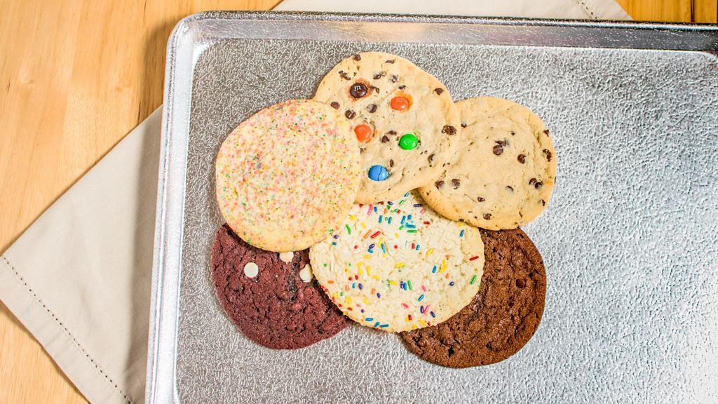 3 Jumbo Cookie Combo Deal · Choose any 3 Jumbo Cookies and a 16 oz beverage of your choice for a special deal!

Please specify if you would like a specific amount of a certain flavor otherwise we will split them up evenly based on your selections
