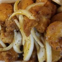 Se22. Shrimp & Scallops With Black Pepper Sauce · Hot and spicy.