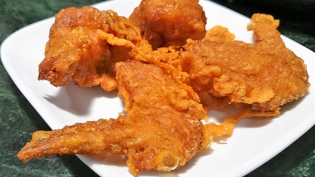Fried Chicken Wings (8) · Crispy and tasty chicken wings
