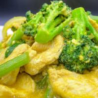 Chicken Curry  · Chicken stir fried Broccoli, Yellow onions, Green Onions, egg. & Yellow Curry Powder. Come w...