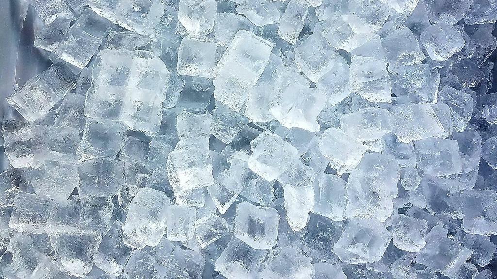 Ice, Small (8 Lb) Bag · 8 pound bag of cubed ice; 3/4