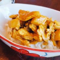 Karee Curry Chicken · Gluten-Free. Chicken stewed in coconut milk, karee curry,
potato, and onion.