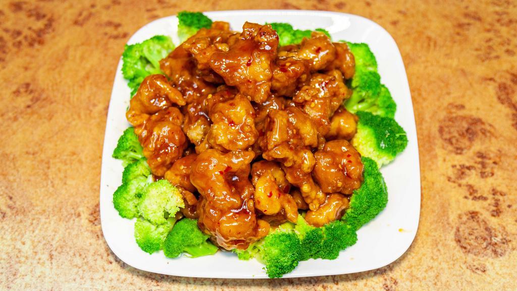 General Tso'S Chicken 左宗鸡 · Hot & spicy. Tender chunk of chicken prepared with special brown sauce.