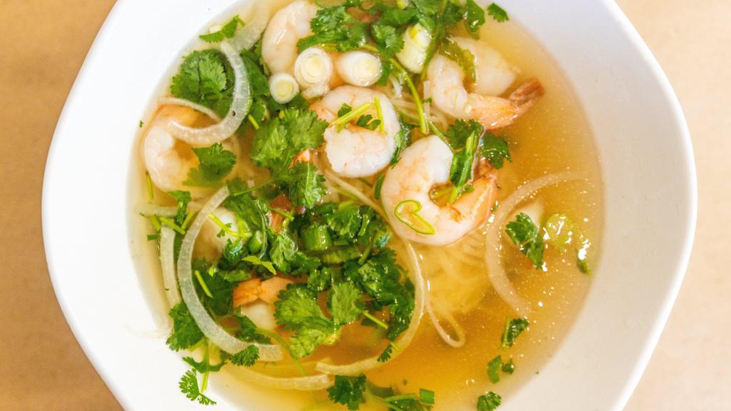 Pho Shrimp · Large pre-cooked shrimp, rice noodles, seafood broth, onion and pepper.