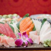 Sashimi Moriawase · 14/18 pcs of assorted sashimi