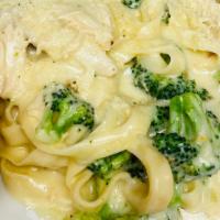 Chicken Fettucini Alfredo Pasta · Big kel's roasted pulled chicken, alfredo sauce, broccoli, and fettuccini noodles served wit...