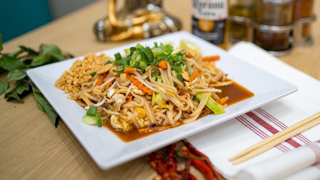 Pad Thai · Rice noodle, egg, carrot, bean sprout, scallion and peanut.