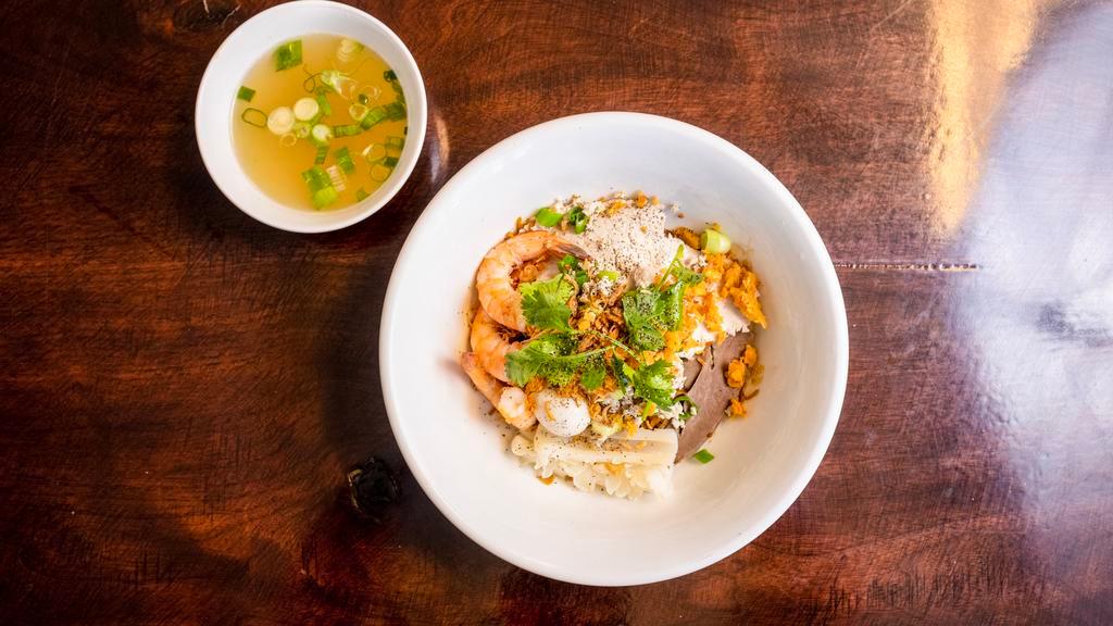 Hu Tieu Nam Vang (Dried/Soup) · Rice noodles, served with sliced pork, ground pork, shrimps, squids, and quail eggs.