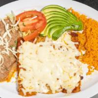 Plato Exclusivo De Enchiladas / Enchiladas Signature Dish · Tortillas de maíz dobladas con pollo y su elección de salsa roja, salsa verde, mole o los tr...