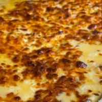 16 Oz Baked Cheesey Macaroni & Cheese · 