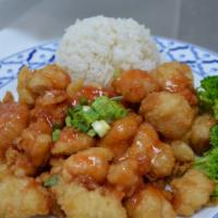 Siam Chicken · Crispy breaded chicken sauteed with sweet and sour sauce, topped with green onions and brocc...