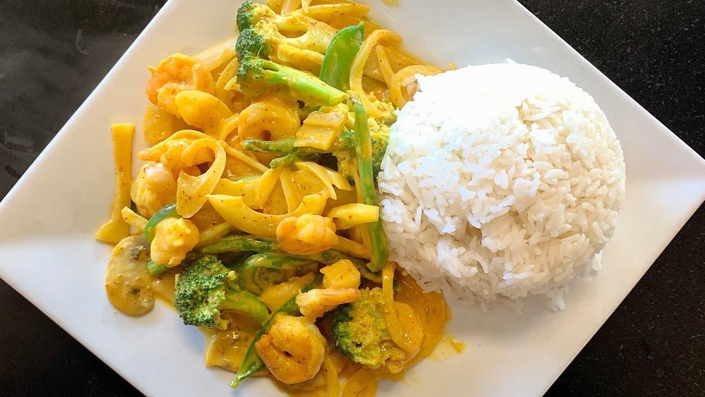 Thai Curry · Spicy. Sautéed with assorted of vegetables in a creamy thai curry sauce