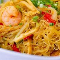 Special Singapore (Rice Noodle) · super soft rice noodle, spicy, chicken, pork and shrimp