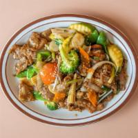 Beef With Deluxe Vegetables · 