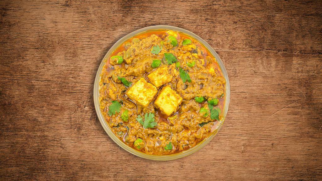 Pea & Cottage Cheese Curry · Cottage cheese cooked slowly in Indian cheese, peas, and onions savory sauce with Indian spices.