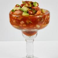 Cóctel Camarón · Shrimp cocktail.